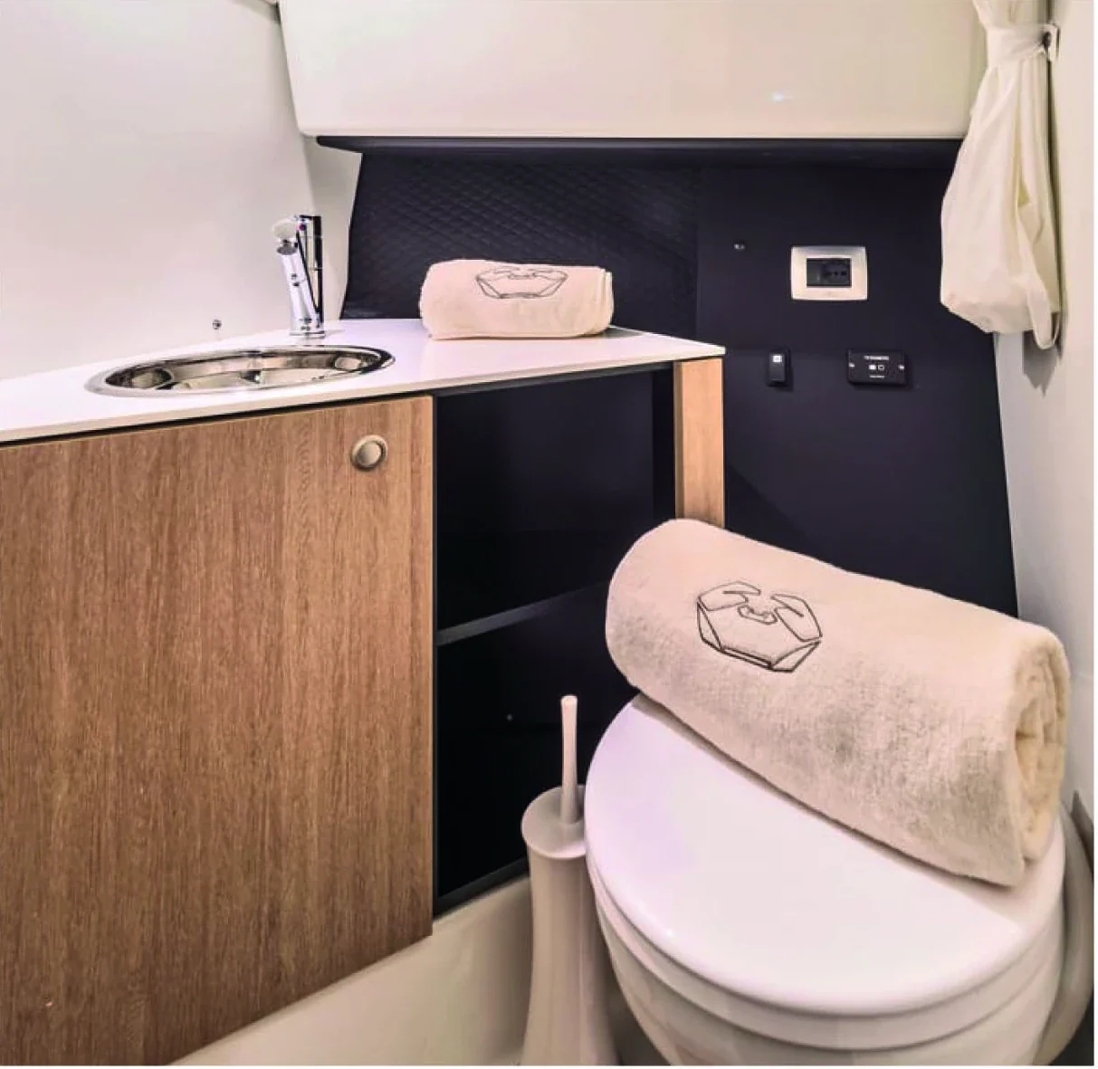 Cranchi E30 Endurance - location yacht Cannes, photo 6