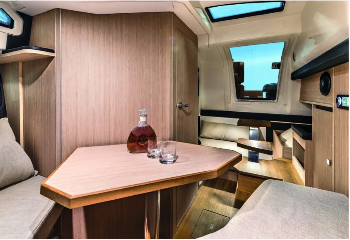 Cranchi E30 Endurance - location yacht Cannes, photo 8