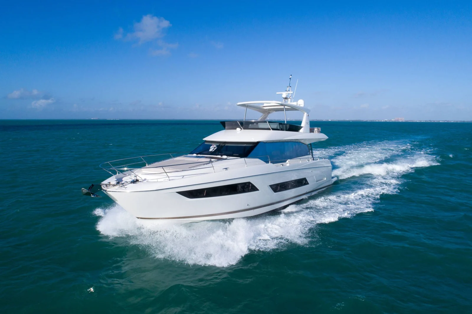 Prestige 680, location yacht Cannes