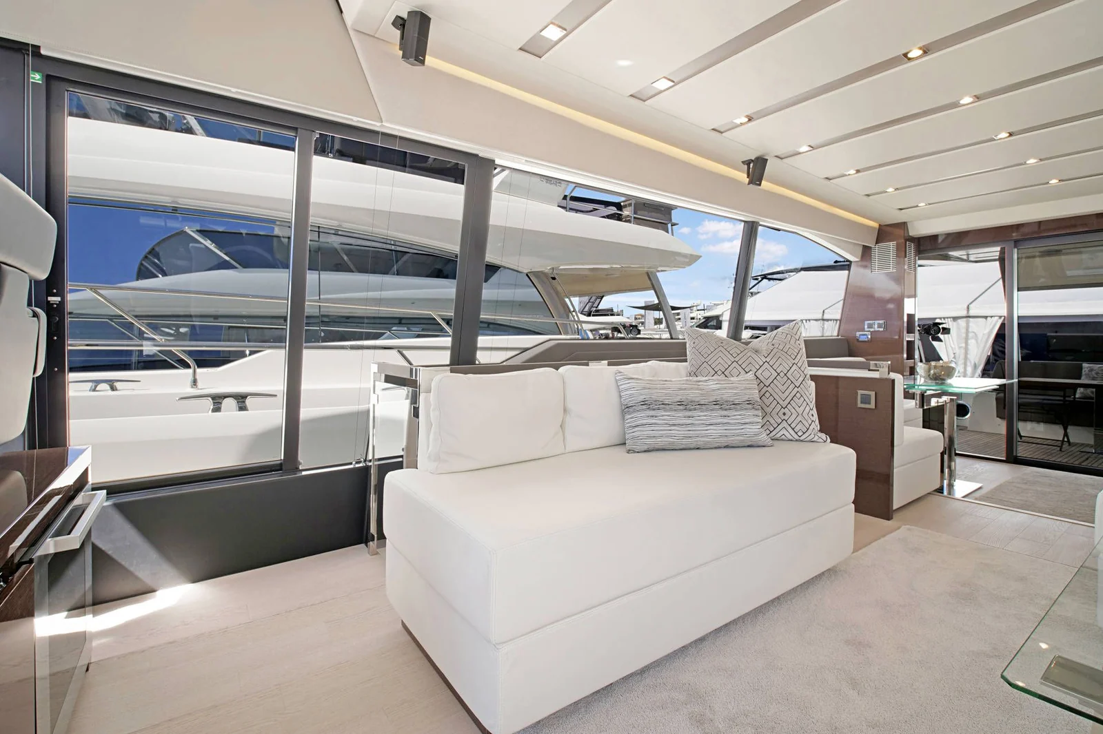 Prestige 680 - location yacht Cannes, photo 19